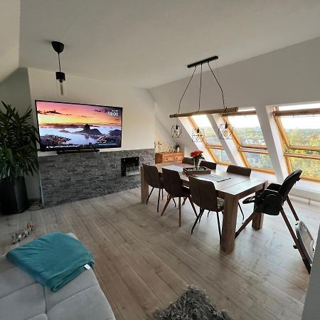 105 Qm Neues Klimatisiertes Appartment Fuer Familien Privater Parkplatz Chemnitz Exterior photo