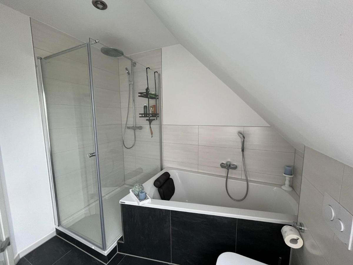 105 Qm Neues Klimatisiertes Appartment Fuer Familien Privater Parkplatz Chemnitz Exterior photo